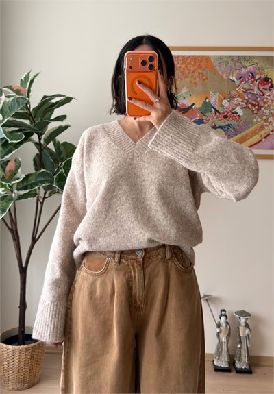 V Yaka Oversize Yumoş Kazak Bej