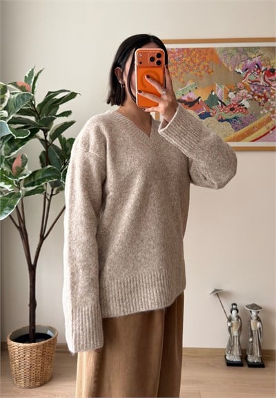 V Yaka Oversize Yumoş Kazak Bej