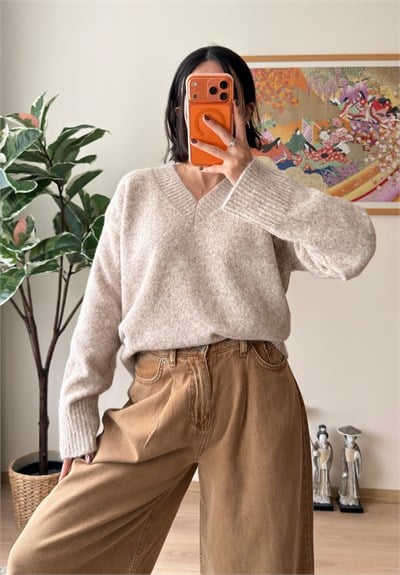 V Yaka Oversize Yumoş Kazak Bej