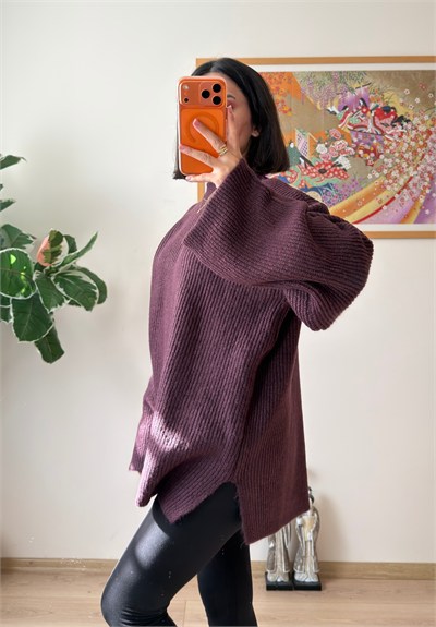 Yırtmaç Detaylı Oversize Triko Kazak Mürdüm