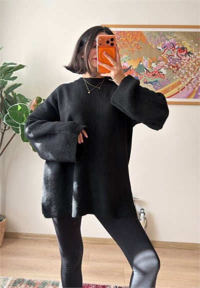 Yırtmaç Detaylı Oversize Triko Kazak Siyah