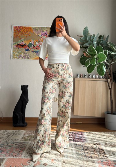 Yoshie Desenli Jean Krem-Pembe
