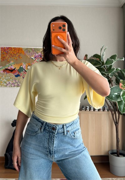 Yuina Yanı Büzgülü T-Shirt Sarı