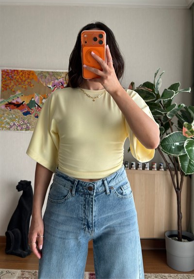 Yuina Yanı Büzgülü T-Shirt Sarı