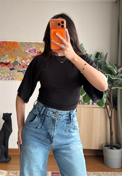 Yuina Yanı Büzgülü T-Shirt Siyah