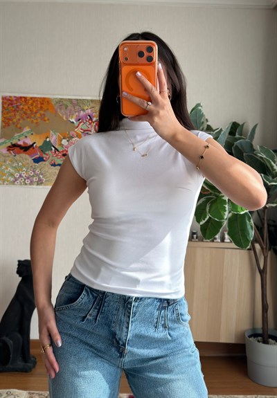 Yuria T Yaka Body Beyaz