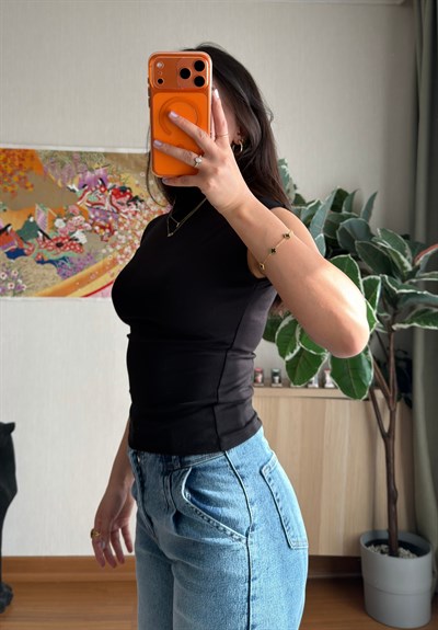 Yuria T Yaka Body Siyah