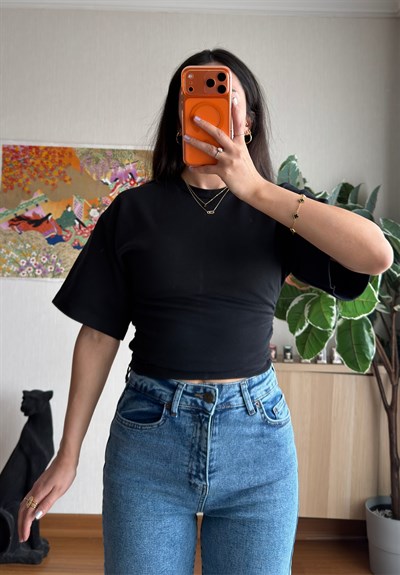 Yurie Büzgülü Geniş Kol T-Shirt Siyah