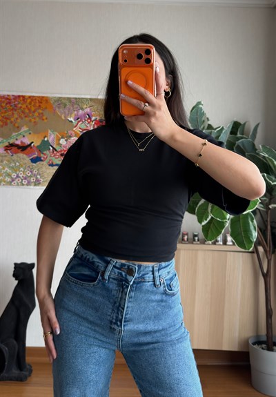 Yurie Büzgülü Geniş Kol T-Shirt Siyah