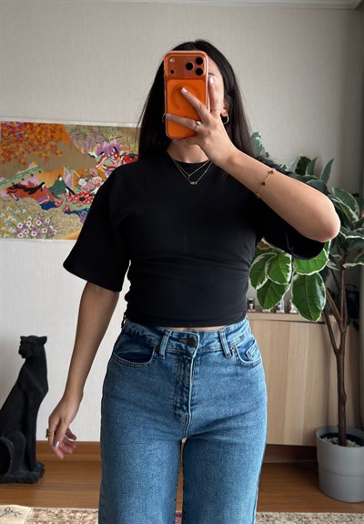 Yurie Büzgülü Geniş Kol T-Shirt Siyah