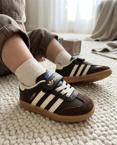26/35 Numara Acı Kahve - Beyaz Çizgili Çocuk Spor Ayakkabı