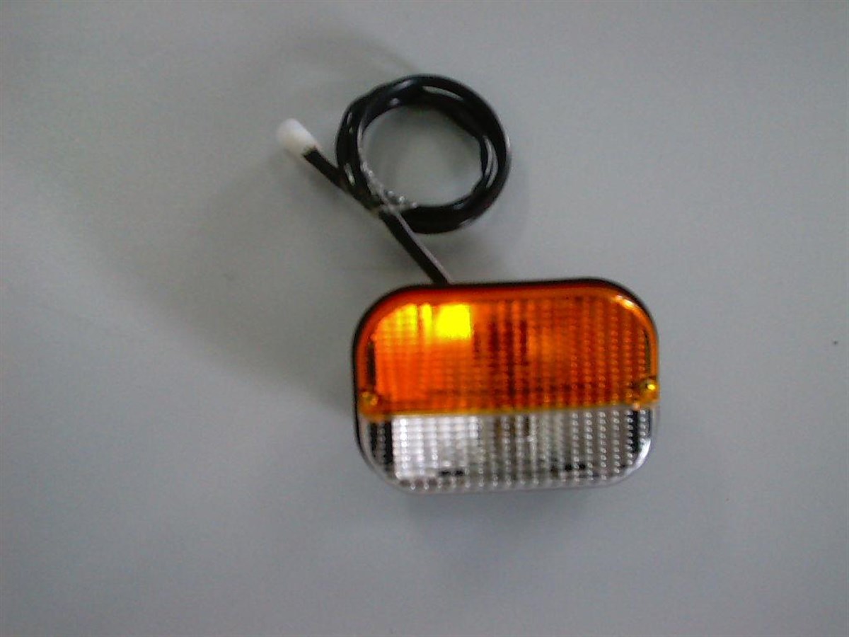 Ön Sinyal Lambası -fiat-new Holland :trm Tt 55/60/65 Ön Sinyal Lambası Kare 5095450 | Nh 5095450