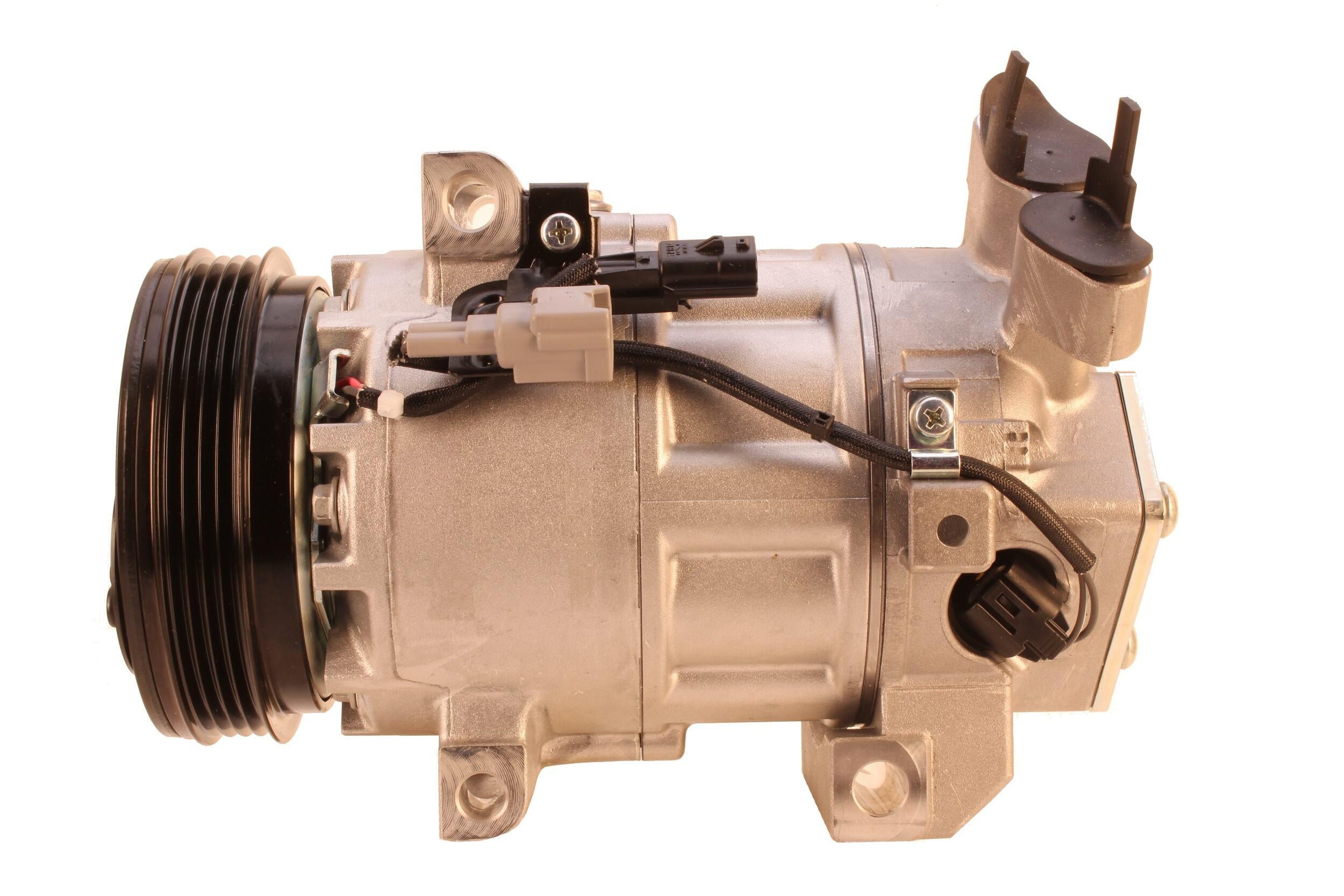 Klima Kompresörü 4pk Renault Clio4 1.2 16valf Benzinli Captur Dacia Logan Sandero Nissan | Valeo 813381