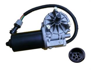 Silgi Motoru 24V Renault Magnum Tır Bmc Belde Isuzu Man Kamyon Man Neoplan Otobüs (Düz Freze 14mm) (Soketli 5 Fiş) (L) | REMARK RSM811