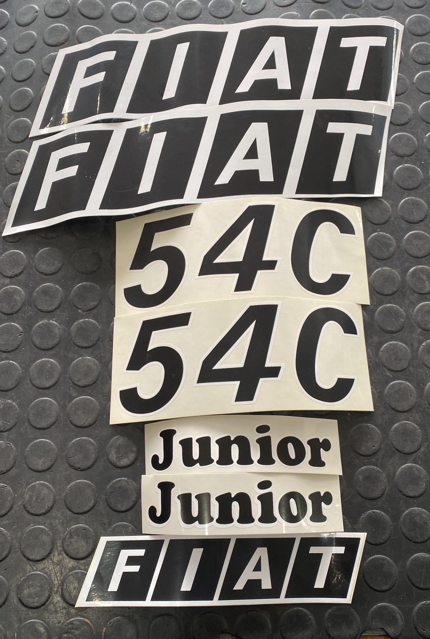 Yan Yazı Takımı Fiat-new Holland :54c Junior Yan Yazı Takımı |