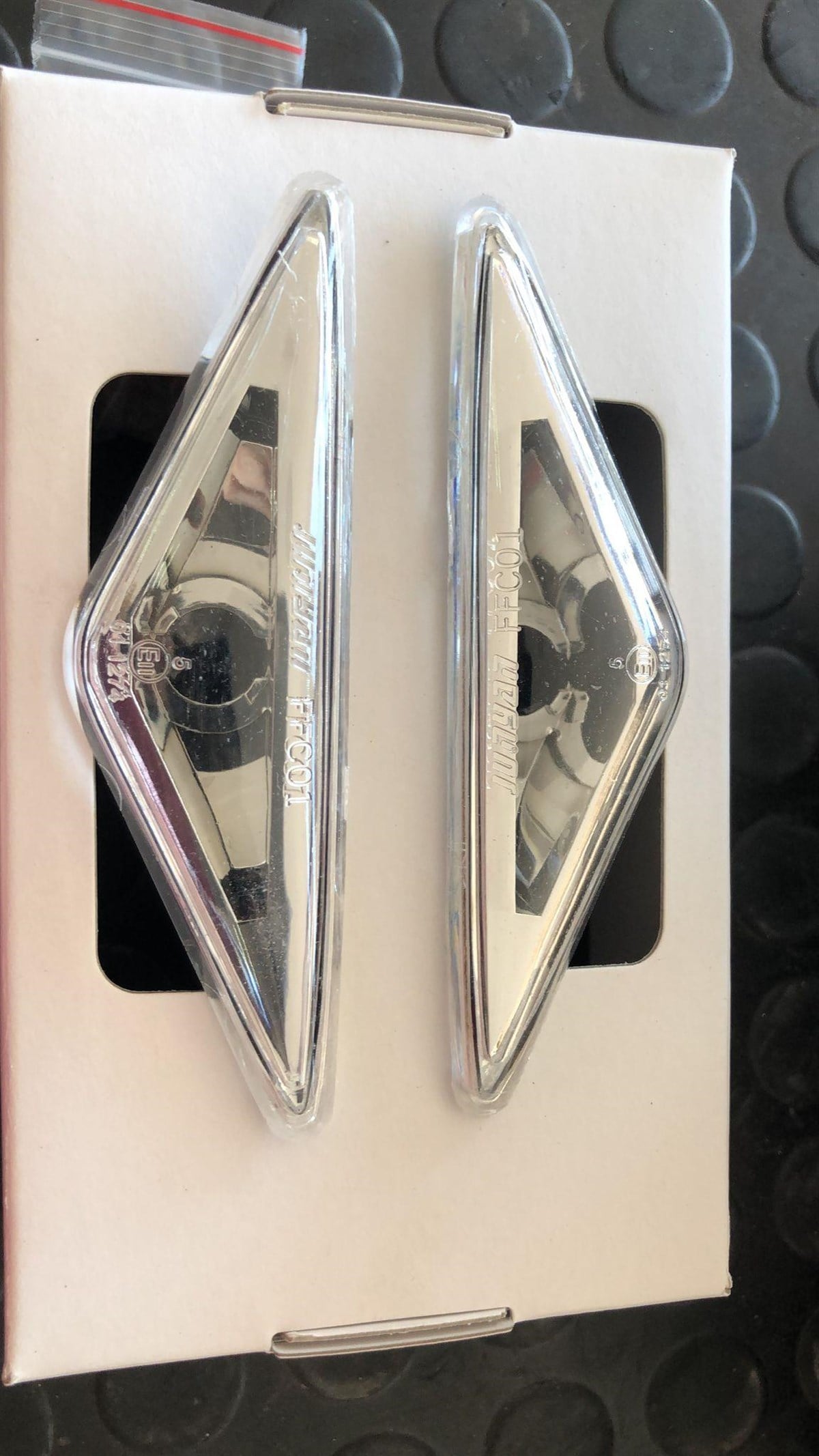 Çamurluk Köşe Sinyali Model 2 Üniversal | Nıken 0500050102