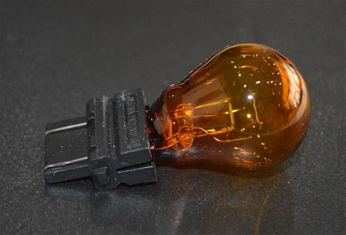 Dipsiz Ampul 12v 1016 3157 27w Çift Duy Narva Sarı Soketli 17948 | Narva 17948