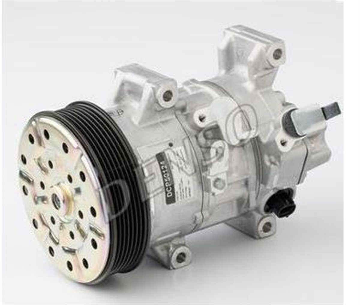 Klima Kompresörü 7pk 130mm Toyota Corolla Avensis Verso 2.0-2.2 Corolla 883100f030 8831005090 8831005120 | Wutse 42010488