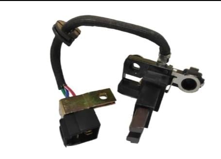 Kömür Yuvası 12v Toyota Hilux Hiace Land Cruiser 3pin | Remark Bhn428