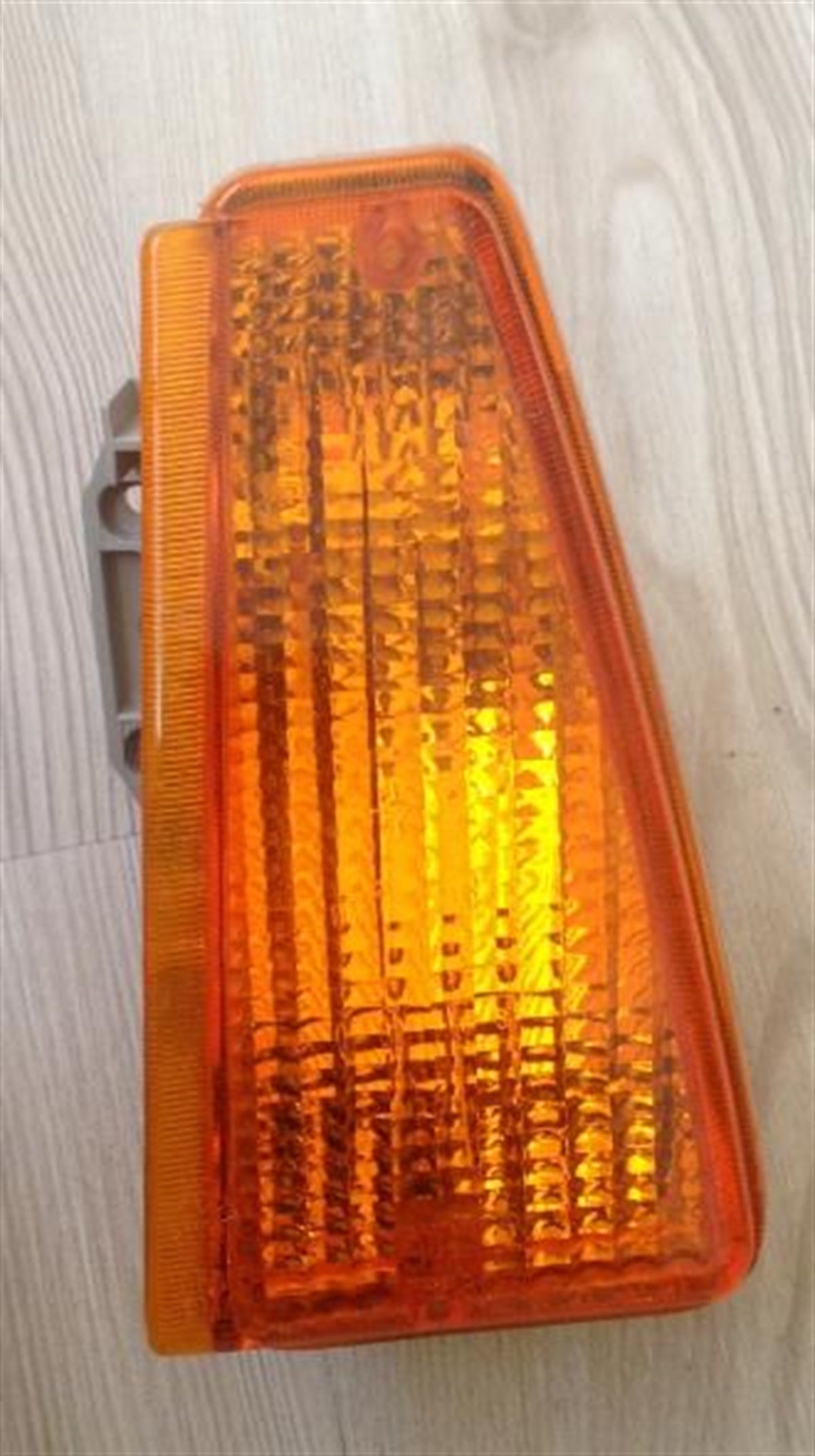 Sinyal Lada Samara Ön Duysuz Sağ  Far11122 | Farba 11122e