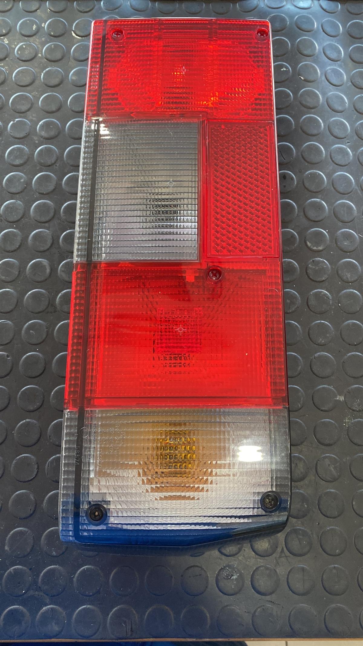 Stop Lambası Sağ 93 Şahin 20050111 | Mako 20050111