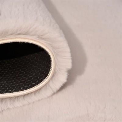 Tavşan Poly Peluş Halı -Vizon- Yüksek Kalite-Ekstra Yumuşak - Kaymaz Özel Tabanlı - Özel Ölçü