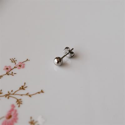 Cerrahi Çelik 4 mm Tek Top Küpe Gümüş Renk