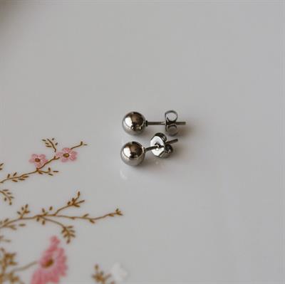 Cerrahi Çelik 5 mm Top Küpe Gümüş Renk