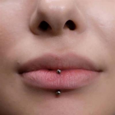 Cerrahi Çelik İki Ucu Toplu Dil Dudak Piercingi 8 mm Gümüş Renk