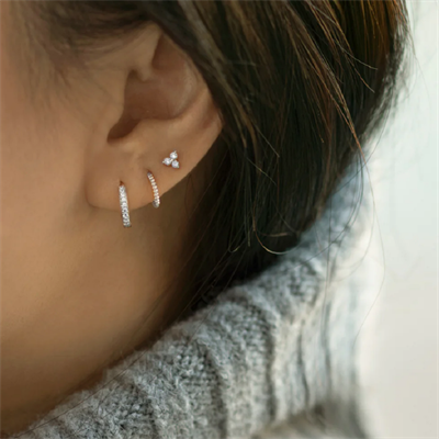 Cerrahi Çelik Mini Üçtaş Tragus Piercing Helix Kıkırdak Gold Renk