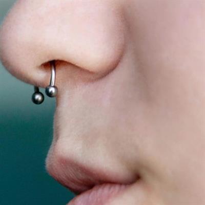Cerrahi Çelik Ucu Toplu Burun Piercingi 8 mm Silver Renk