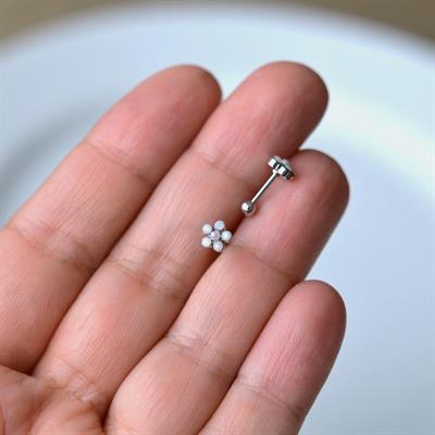 Çiçekli Helix Piercing Kıkırdak Cerrahi Çelik Gümüş Renk