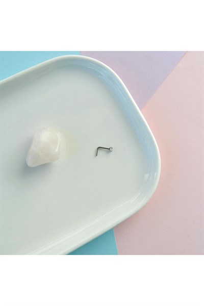 L Model Düşmeyen Çelik Hızma 2 mm taşlı Tektaş Burun Piercingi