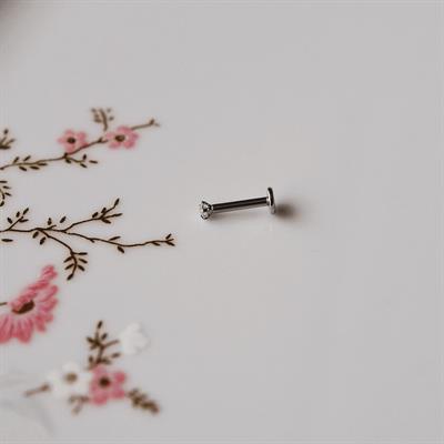 Mini Tektaş Cerrahi Çelik Piercing  Tragus Helix Kıkırdak Conch Gümüş Renk 8 mm
