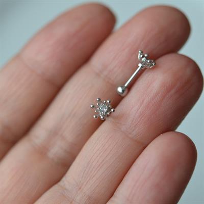 Zarif Çiçek Helix Piercing Kıkırdak Cerrahi Çelik Gümüş Renk