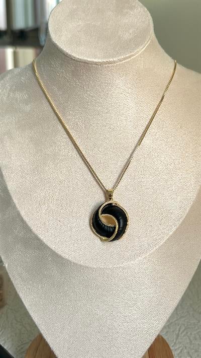 Premium Seri Deri Detay Siyah Kolye