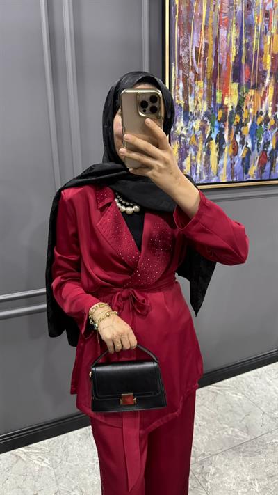 YAKASI PARILTILI TAKIM 