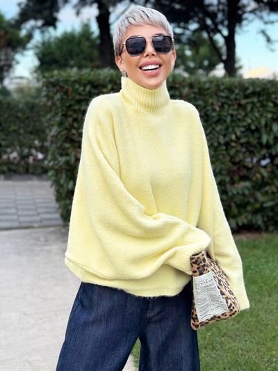LIGHT YELLOW TURTLENECK BATWING KNIT SWEATER