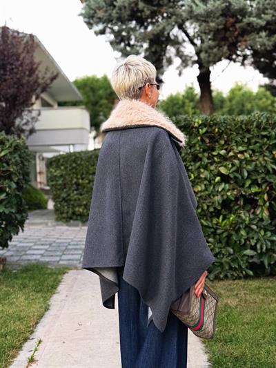 ANTRASİT KÜRK YAKA KAŞE PANÇO