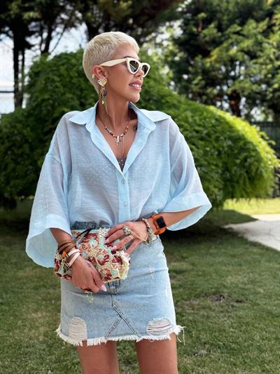 BEBE MAVİ OVERSIZE İPEKSİ GÖMLEK
