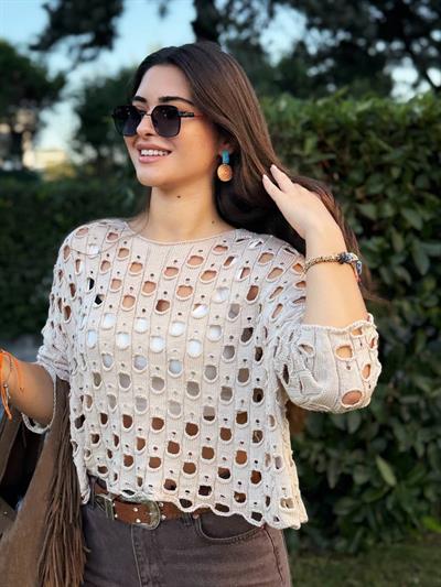 BEJ DELİKLİ MERSERİZE BLUZ