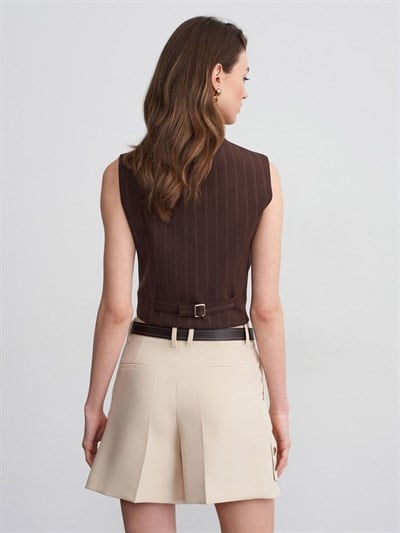 BEJ PİLELİ KEMERLİ ŞORT