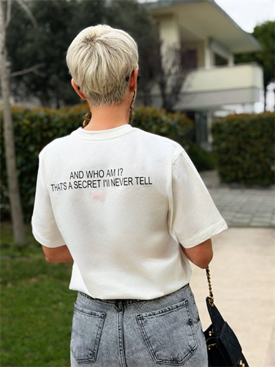 BEYAZ GOSSIP GIRL TSHIRT