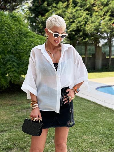 WHITE OVERSIZE SILKY SHIRT
