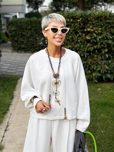 BEYAZ RİBANA YAKA PENS DETAY SWEATSHIRT