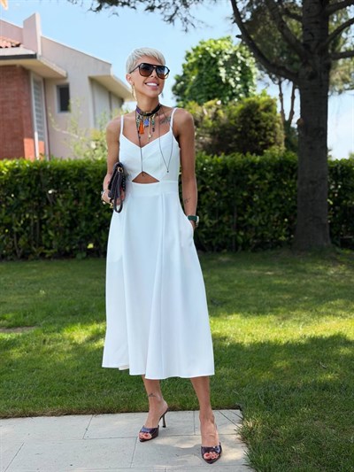 BEYAZ V YAKA CUT OUT DETAYLI MIDI ELBİSE