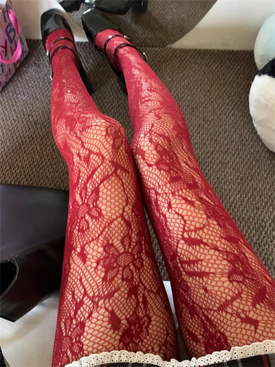 BORDO ÇİÇEK DESENLİ DANTEL KÜLOTLU ÇORAP