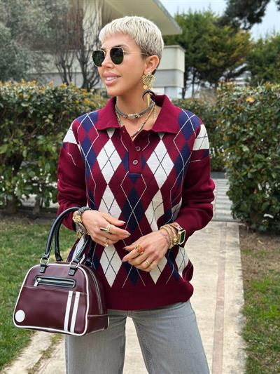 BURGUNDY POLO-COLLAR BUTTONED DIAMOND-PRINT SWEATER