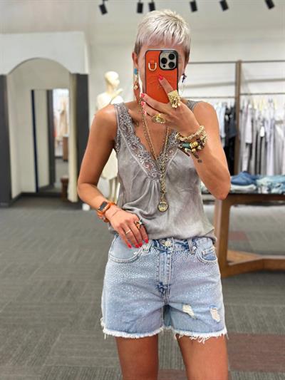 BUZ MAVİ TAŞ BASKI JEAN ŞORT