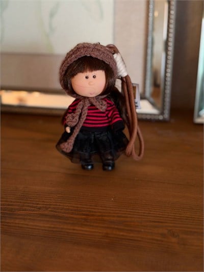 CHARM BEBEK AKSESUAR SİYAH TÜTÜ ETEKLİ 